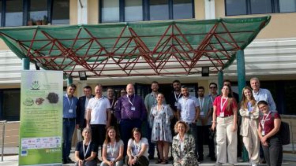 Foto di gruppo kick off meeting CIPROMED